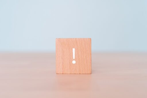 液晶モニター処分 注意点 ビックリマーク