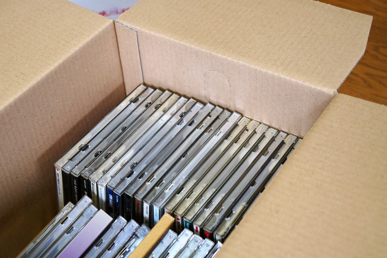 ダンボールに入っている大量の処分したいCD