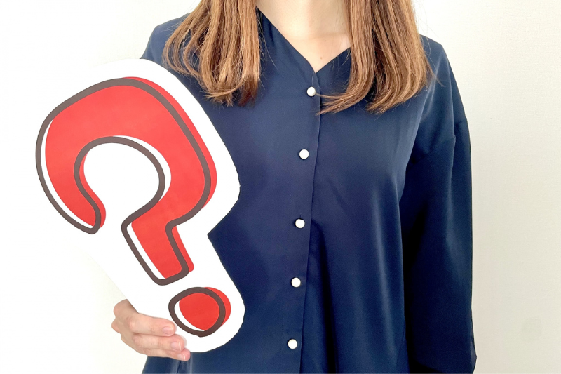 プリンターの処分で疑問 ハテナを持つ女性