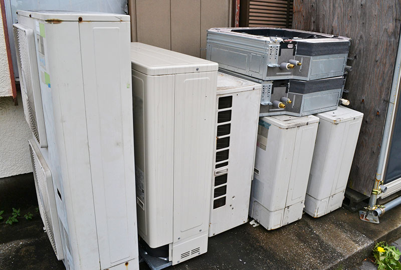 久喜市で処分できないリサイクル家電の処分に困っている市民がためたゴミ