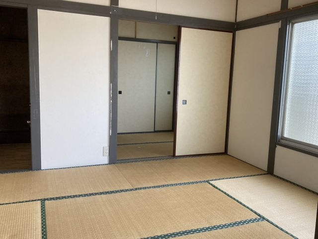 空き家の家財道具処分費用はどのくらい?片付け料金を抑えるコツも解説