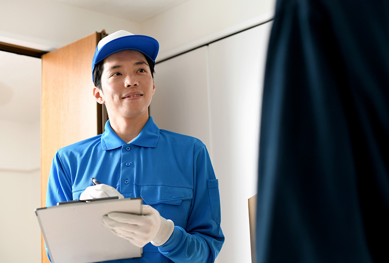 無料なだけに融通が効かない幸手市の粗大ゴミ。 優良な回収業者が打ち合わせする様子。