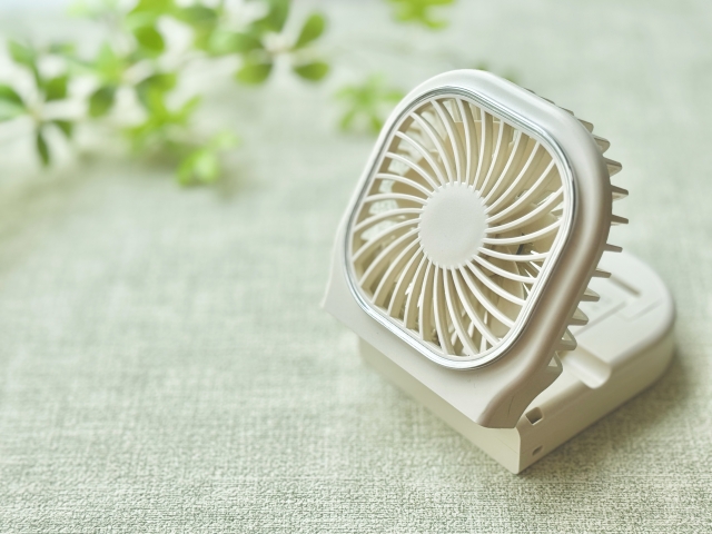 リチウムイオン電池内蔵のハンディファンの捨て方